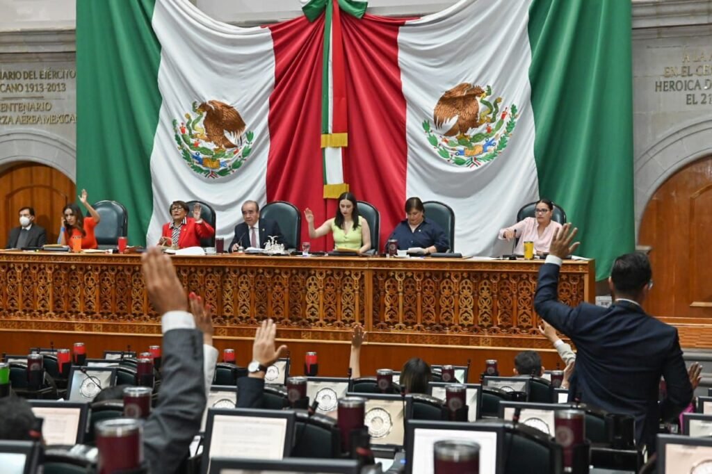 El Congreso del Estado de México aprobó por unanimidad una iniciativa que refuerza los derechos digitales de las juventudes.
