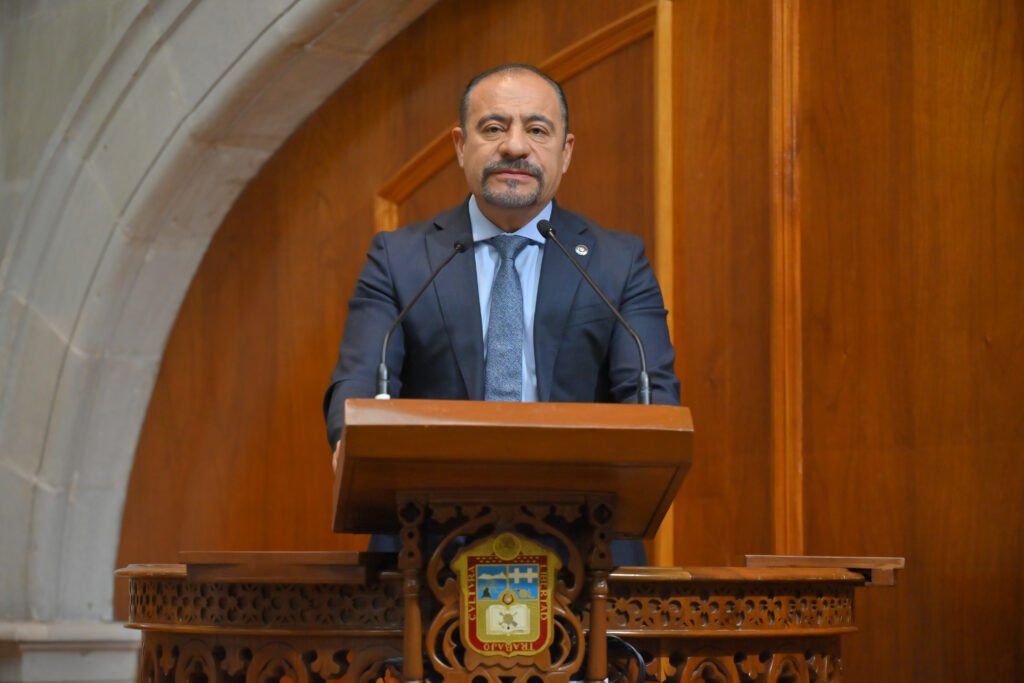 El diputado José Miguel Gutiérrez Morales (Morena) presentó una iniciativa para elevar el despojo a delito grave.