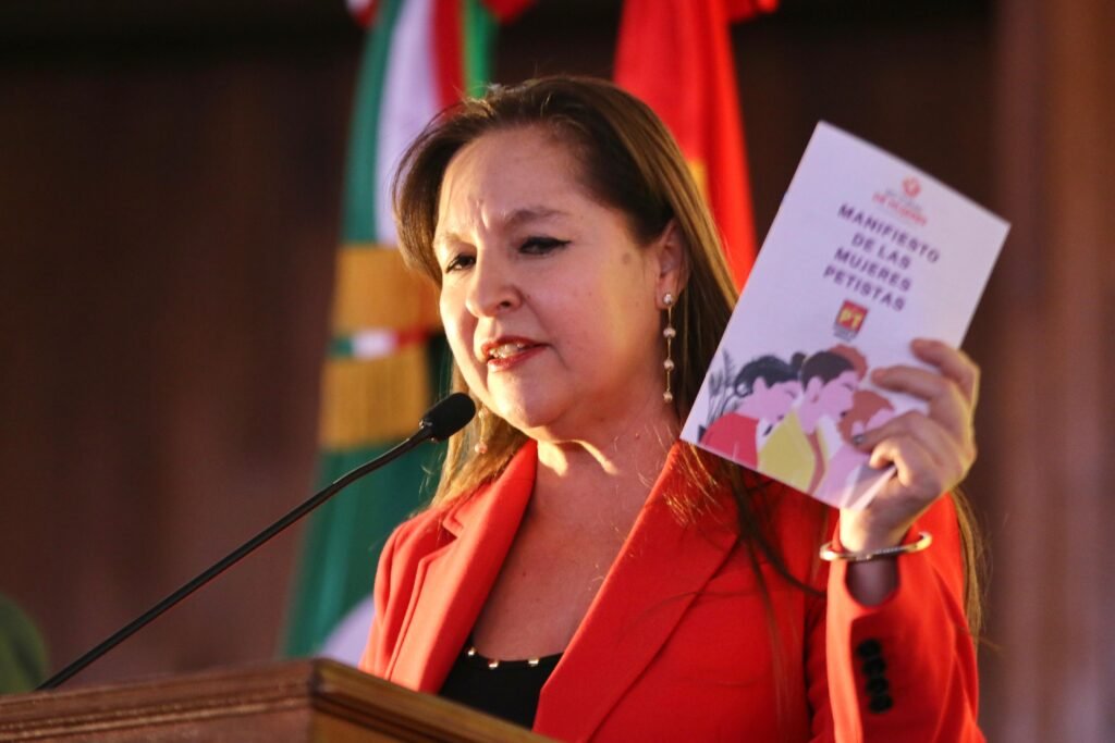 MUJERES PETISTAS PIDEN PROTECCIÓN A MUJER VÍCTIMA DE VIOLENCIA EN CAPULHUAC
