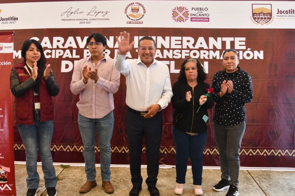 Titular del DIF Jocotitlán, Rogelio López.