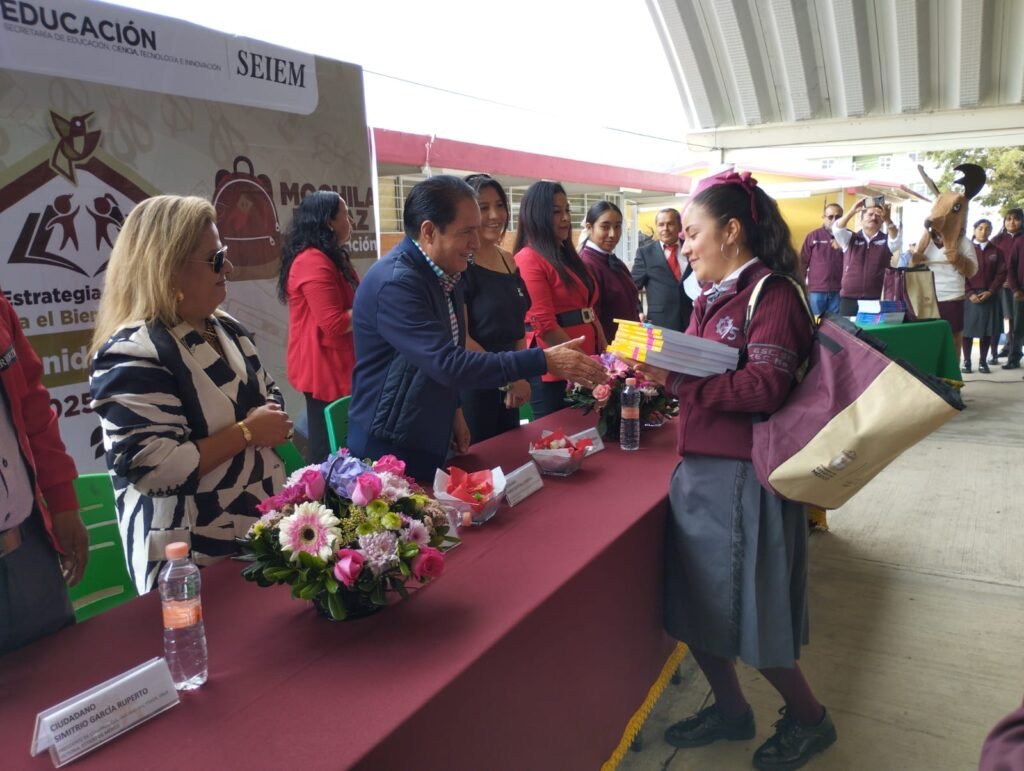 Entrega de útiles escolares