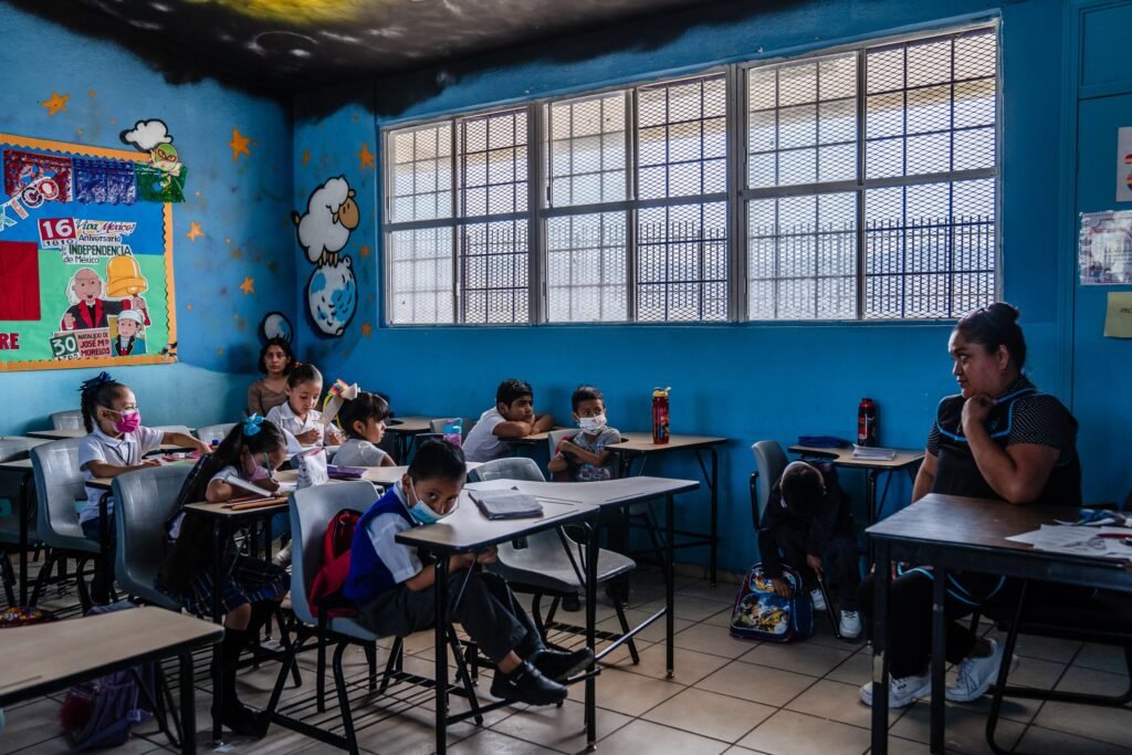 ESTUDIANTES