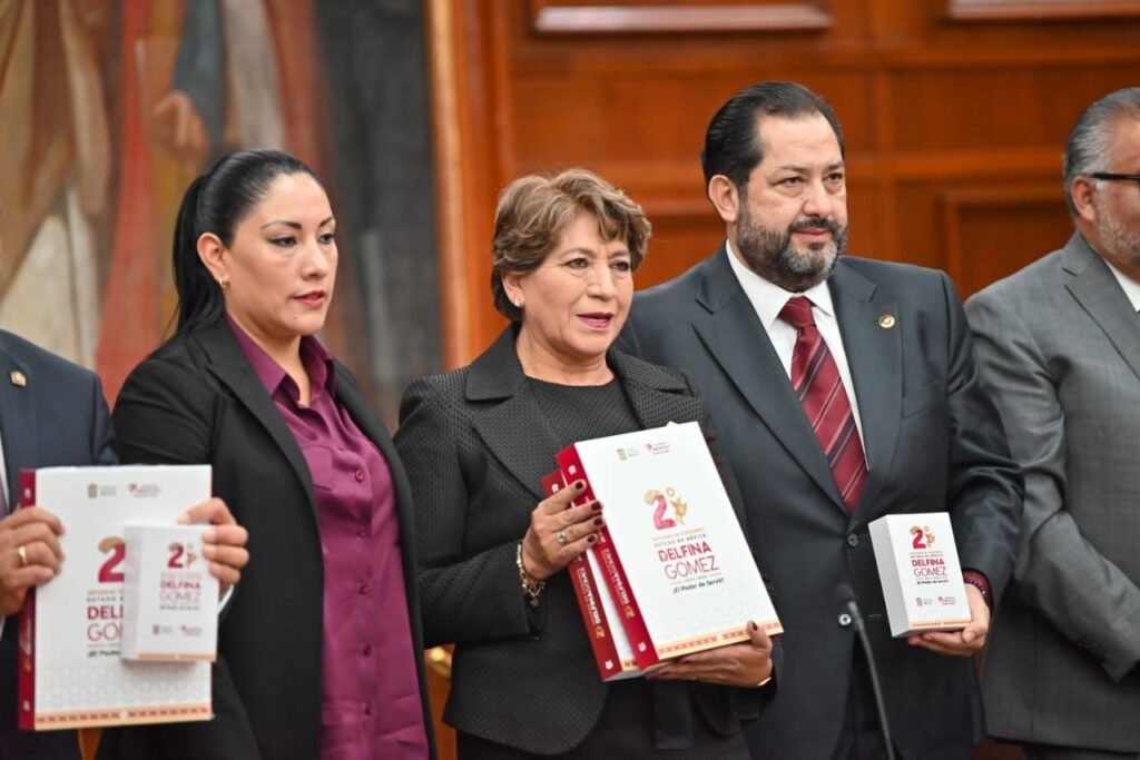 Entrega de Segundo Informe, Delfina Gómez Álvarez.