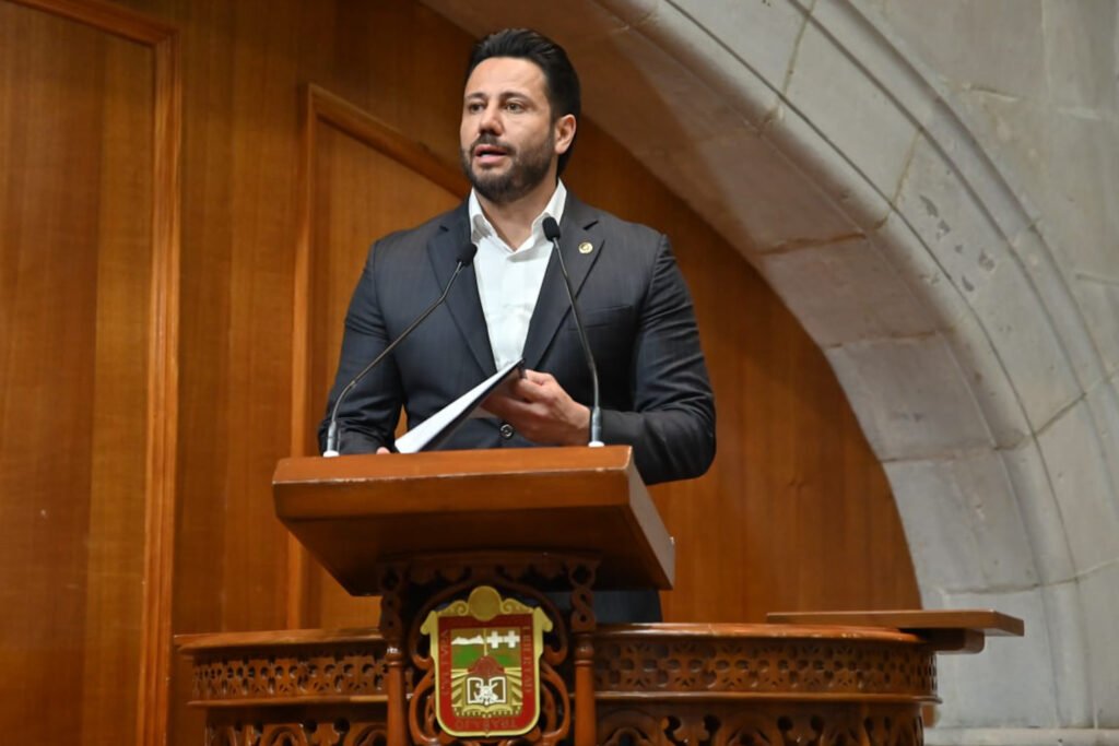 El Grupo Parlamentario del PAN (GPPAN) presentó una iniciativa para prohibir las cirugías estéticas en menores de 18 años