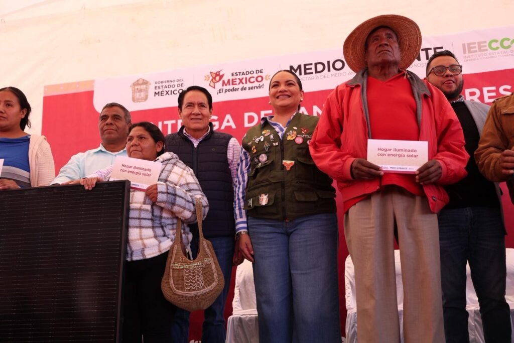 VILLA VICTORIA IMPULSA EL USO DE ENERGÍAS LIMPIAS CON ENTREGA DE PANELES SOLARES