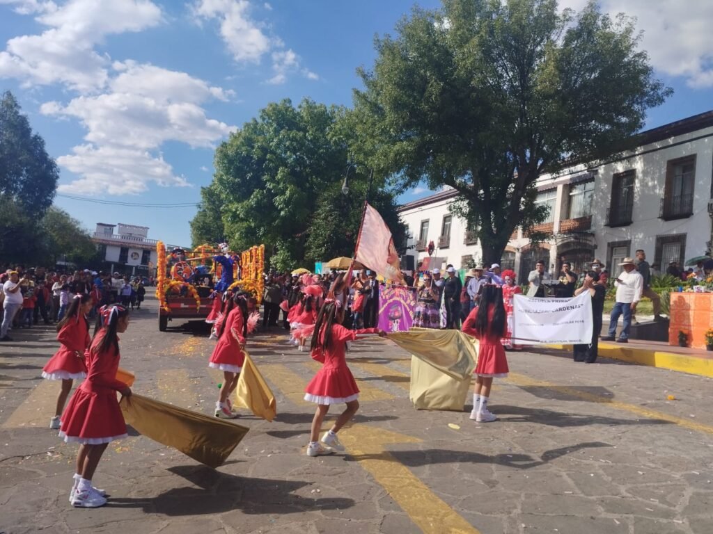 ENTRE FLORES, MÚSICA Y RECUERDOS, JOCOTITLÁN REVIVE SUS TRADICIONES