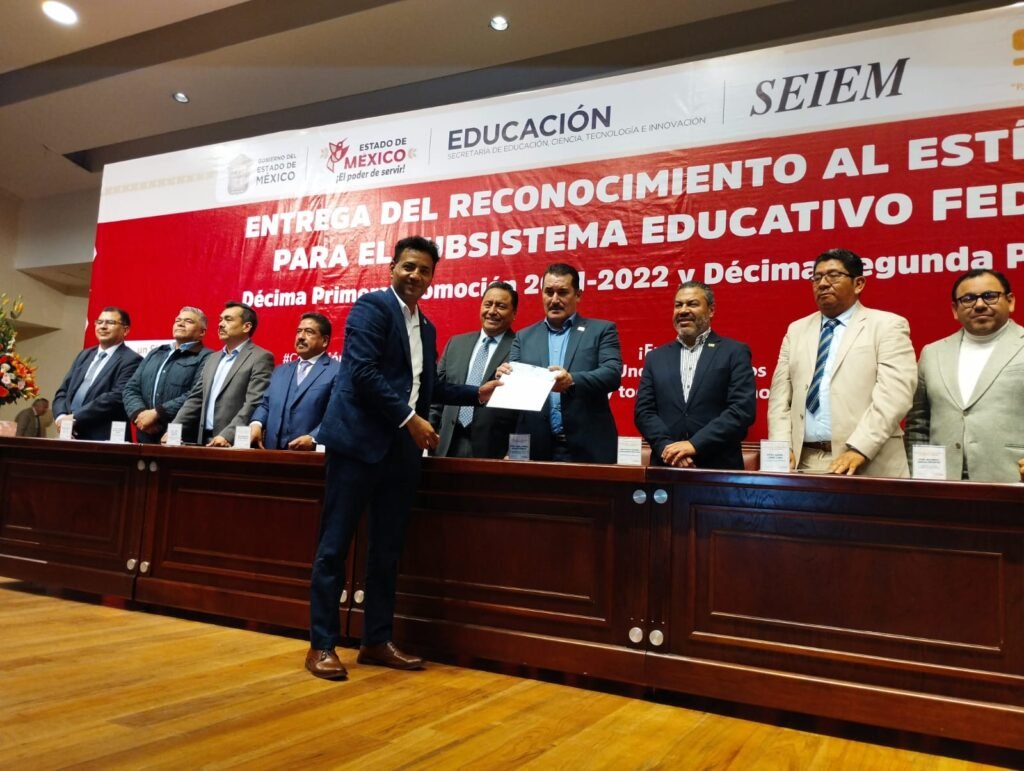 TRES MIL DOCENTES DEL SNTE RECIBEN ESTÍMULO PROEEB