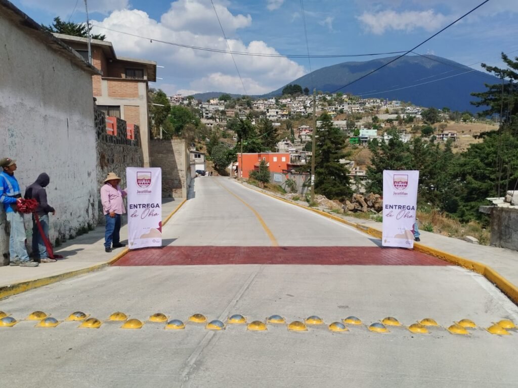 INAUGURAN EN JOCOTITLÁN  PAVIMENTO HIDRÁULICO EN CALLE PRINCIPAL DE SANTA MARÍA ENDARE