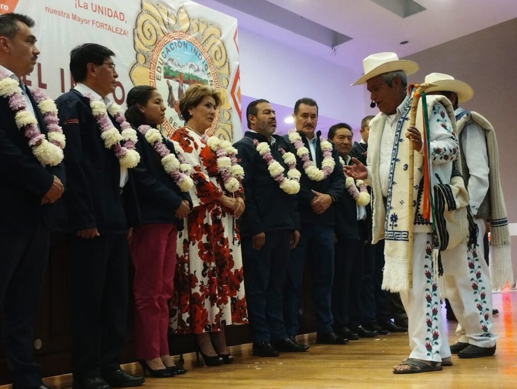 CONMEMORA SNTE SECCIÓN 17 EL DÍA PANAMERICANO DEL INDIO; RECONOCE LA LABOR FUNDAMENTAL DEL DOCENTE BILINGÜE