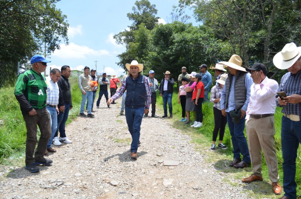ISAÍAS LUGO INICIA PAVIMENTACIÓN EN EL PALMITO TERCERA MANZANA
