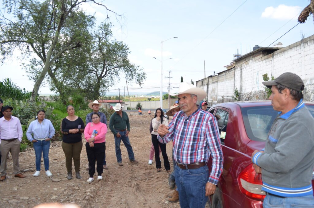 SUPERVISA ISAÍAS LUGO OBRA QUE TRANSFORMARÁ EL ACCESO AL BARRIO MORELOS PRIMERA MANZANA EN TIMILPAN