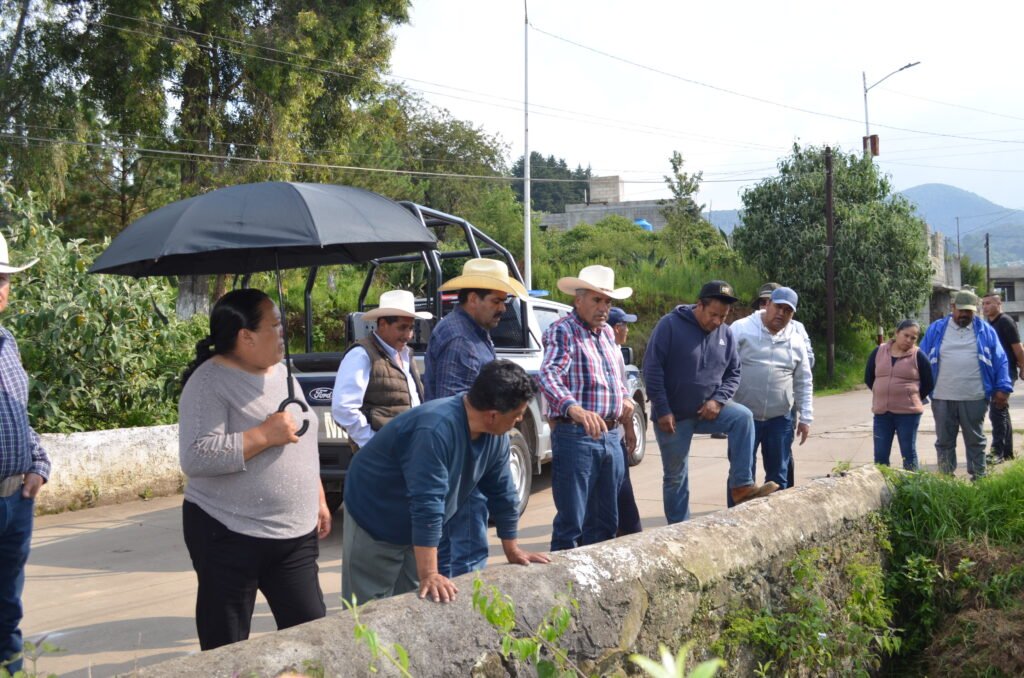 TIMILPAN IMPULSA CONSTRUCCIÓN DE GUARNICIONES Y BANQUETAS EN LA CABECERA