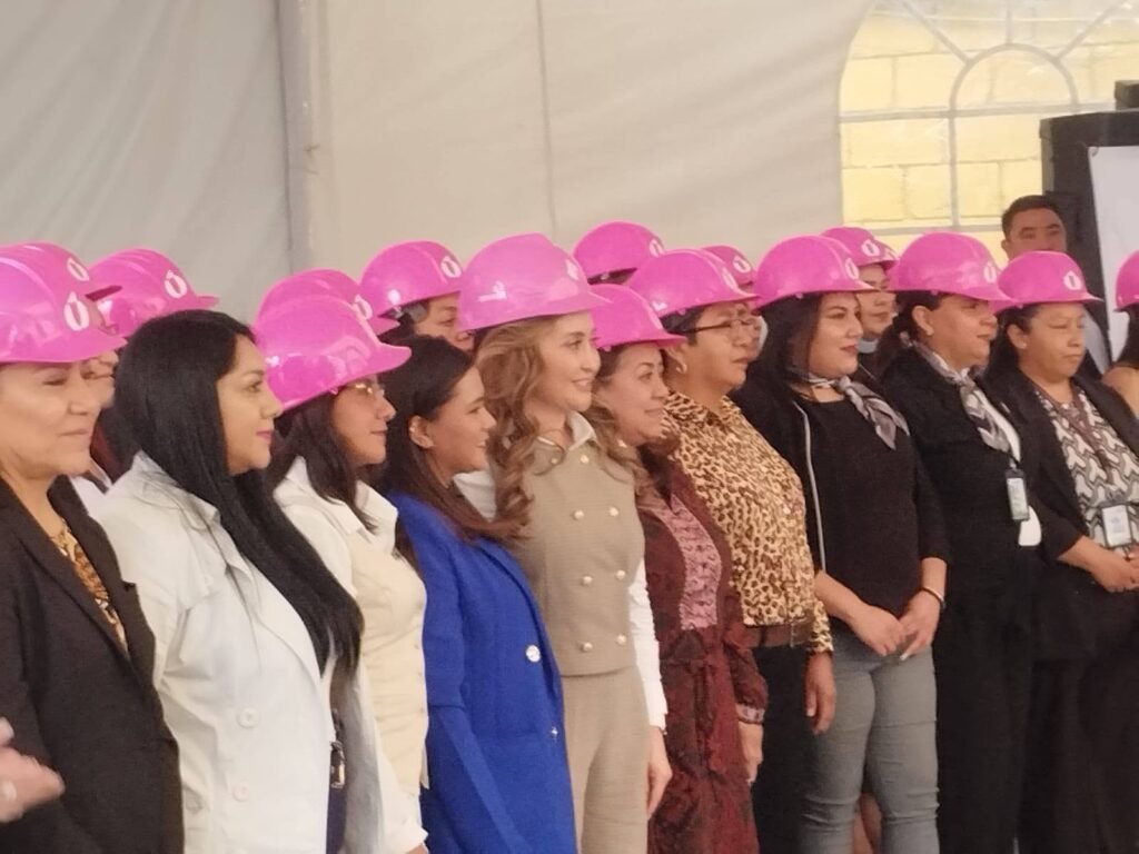 Las mujeres se incorporan al trabajo en ODAPAS Zinacantepec
