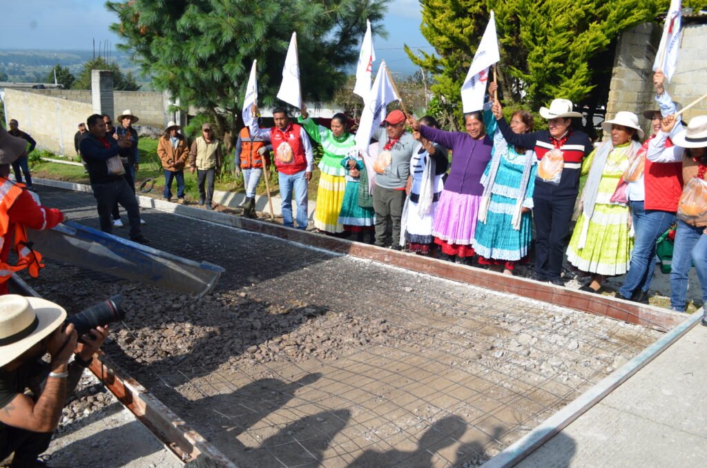 OBRAS EN CAMINOS Y SERVICIOS BUSCAN MEJORAR LA VIDA DE COMUNIDADES DE VILLA VICTORIA