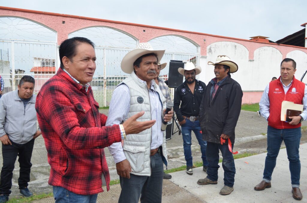 Vecinos fueron testigos de la inauguración y arranque de obras en la zona norte de Villa Victoria.