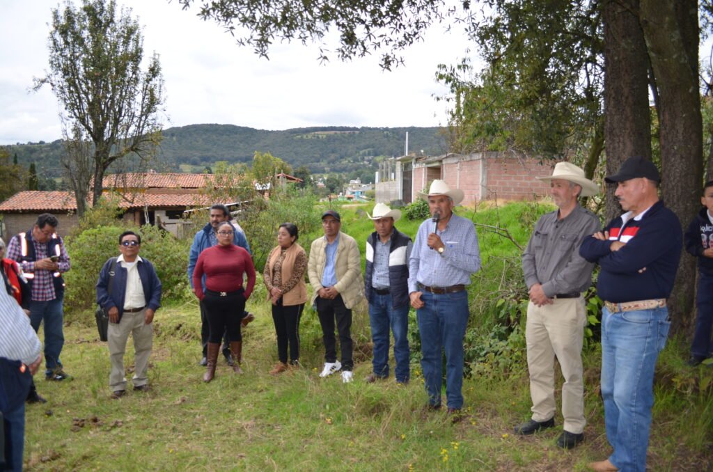 Visita al panteón de Yondejé, Timilpan.
