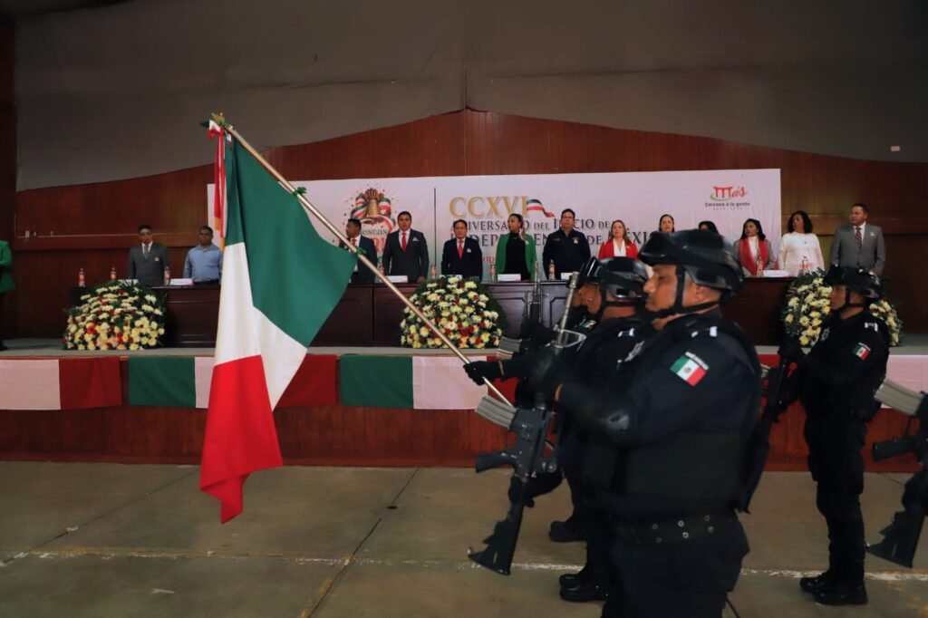 Ceremonia conmemorativa del 216 Aniversario de la Independencia en Villa Victoria.