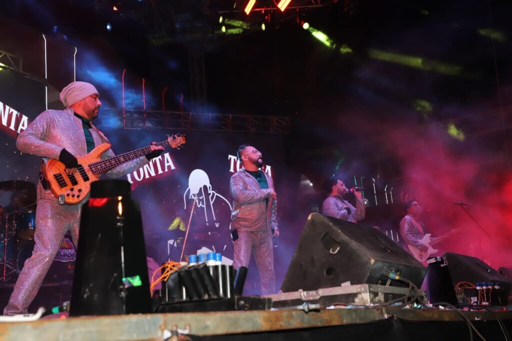 Grupo Mojado en Villa Victoria