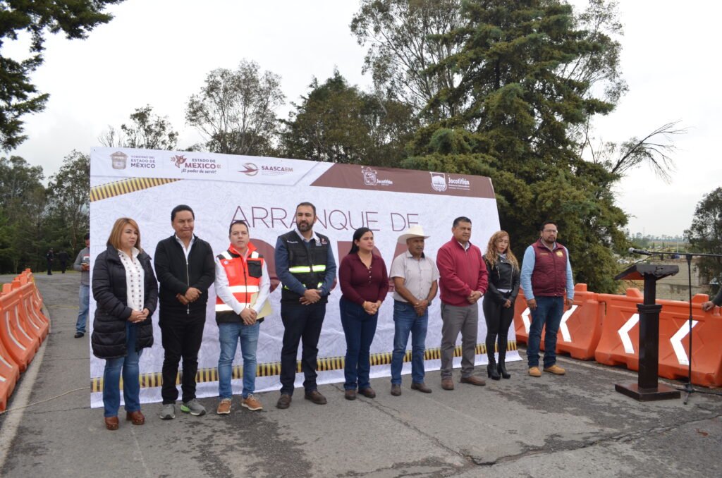 Autoridades de Jocotitlán y de la SAASCAEM inician obra en Jocotitlán.