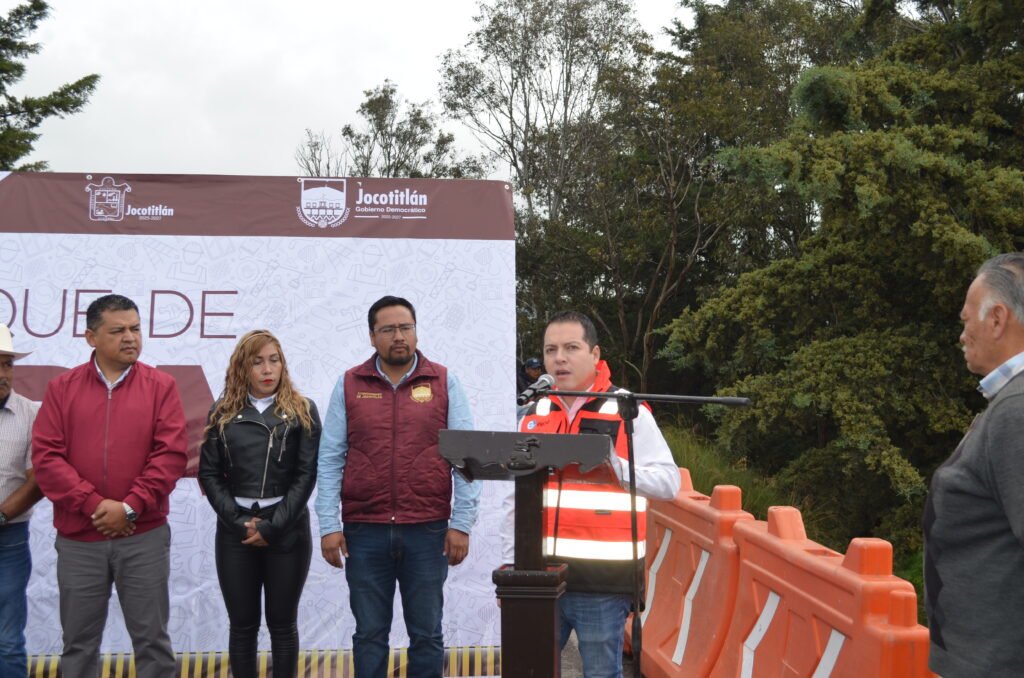 Personal de la SAASCAEM informó sobre la realización del puente vehicular.