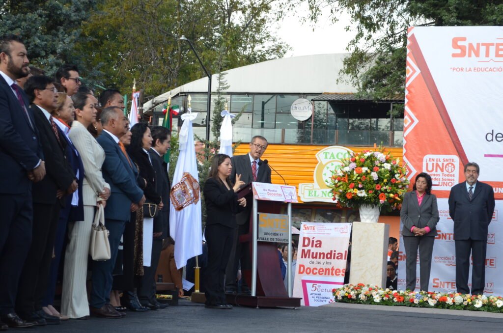 José Gaitán Alcocer, representante de la gobernadora Delfina Gómez Álvarez y de las autoridades educativas